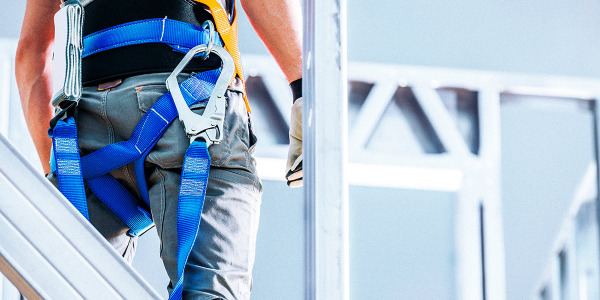 IMPORTANCIA DE LOS EPIS ANTICAÍDAS