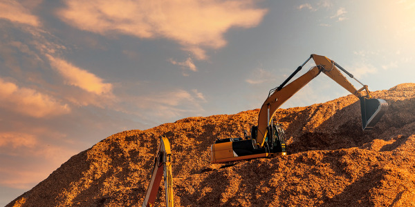 TRABAJAR EN CABINAS DE MAQUINARIA PESADA EN VERANO: CÓMO PROTEGERSE FRENTE AL CALOR SIN PERDER SEGURIDAD